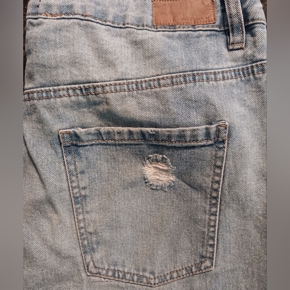Bluenotes Ripped High Rise Mom Jeans- Sz. 12 - Picture 4 of 5